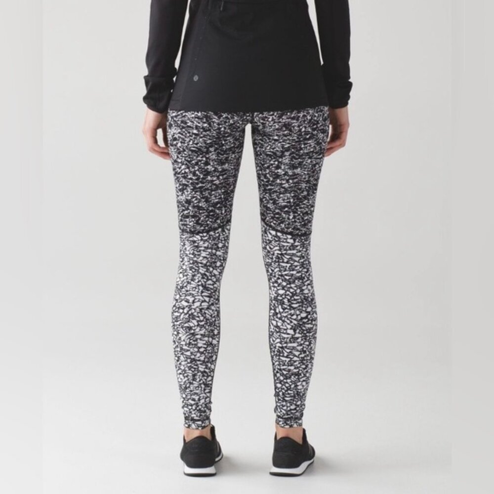 Lululemon Wunder Under Pant (Hi-Rise)Ice Breaker White Black size 8 EUC
